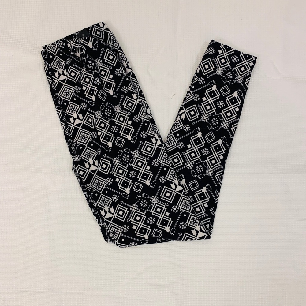 Butter soft leggings one size fits sizes 0-12.